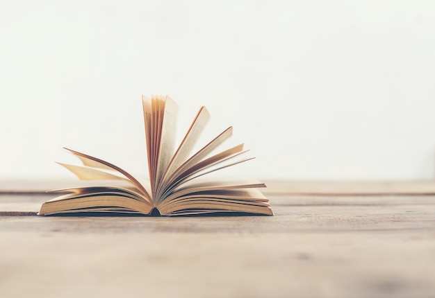 如何从认识意义的角度理解科学的本质