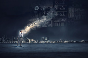 校园暴力事件成两会热议话题 代表委员有话说